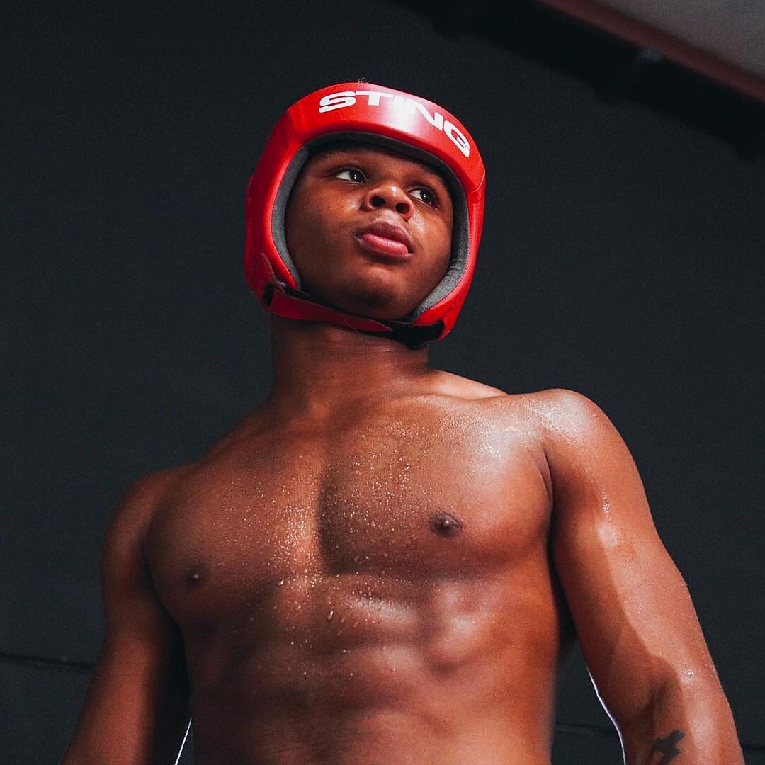 Sting Casque de boxe pour compétition - Canada Fighting Protection