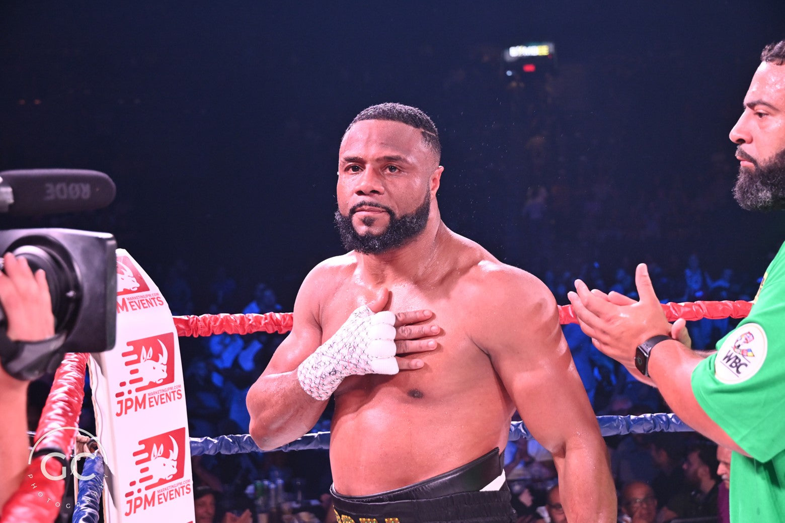 Jean Pascal s'incline et annonce sa retraite à la Place Bell