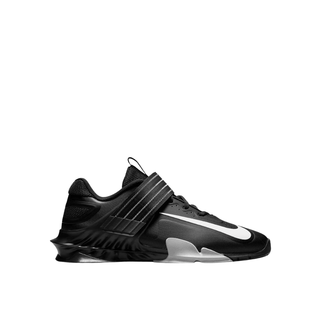 Chaussures NIKE SAVALEOS pour performance optimale